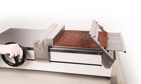 Lira Automatic Cutter